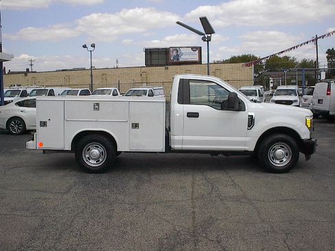Used 2019 Ford F250 XL image 3