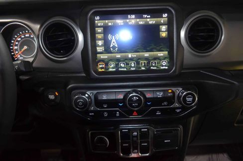 Used 2023 Jeep Gladiator Willys image 26