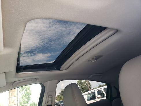 Used 2016 Honda HR-V EX image 19