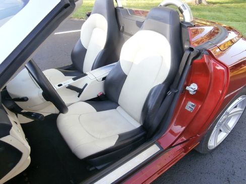 Used 2005 Chrysler Crossfire Limited image 18