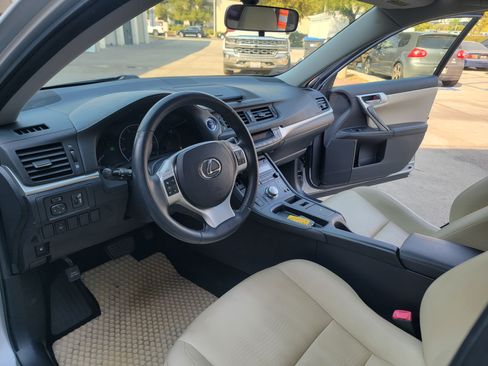 Used 2012 Lexus CT 200h Premium image 12