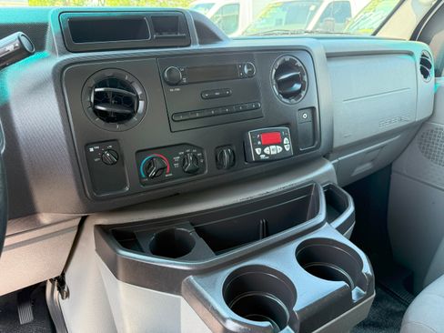 Used 2015 Ford E-350 and Econoline 350 image 16