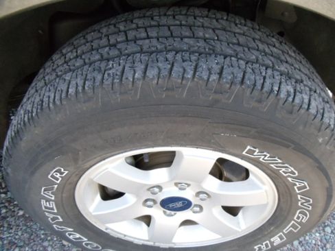 Used 2016 Ford Expedition EL XL image 12