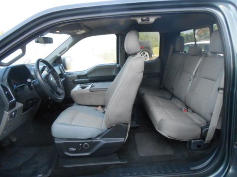 Used 2015 Ford F150 XLT image 5