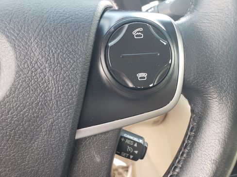 Used 2013 Toyota Camry XLE image 18