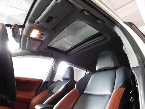 Used 2013 Toyota RAV4 Limited image 4