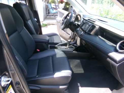 Used 2013 Toyota RAV4 Limited image 16