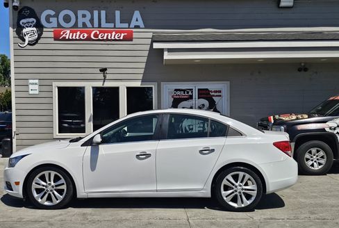 Used 2011 Chevrolet Cruze LTZ image 4