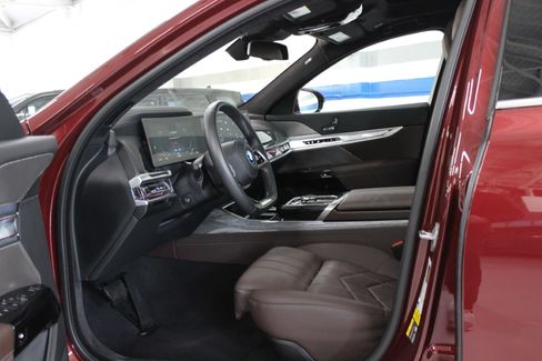 Used 2023 BMW i7 xDrive60 image 20