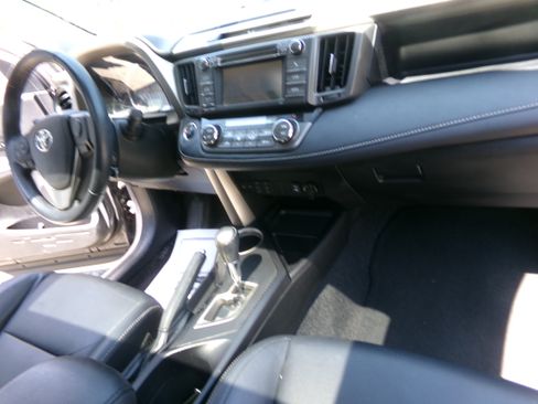 Used 2013 Toyota RAV4 Limited image 17