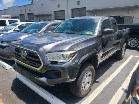 Used 2021 Toyota Tacoma image 6