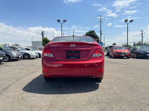 Used 2012 Hyundai Accent GLS image 6