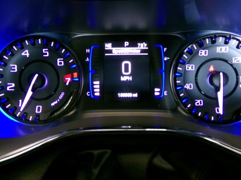 Used 2015 Chrysler 200 S image 18