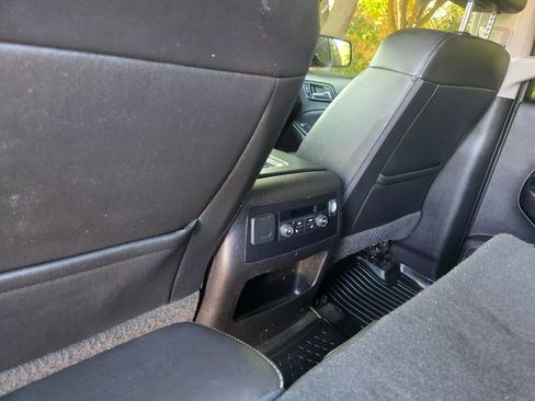 Used 2017 GMC Yukon SLT image 12