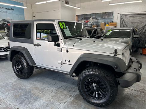 Used 2007 Jeep Wrangler X image 2