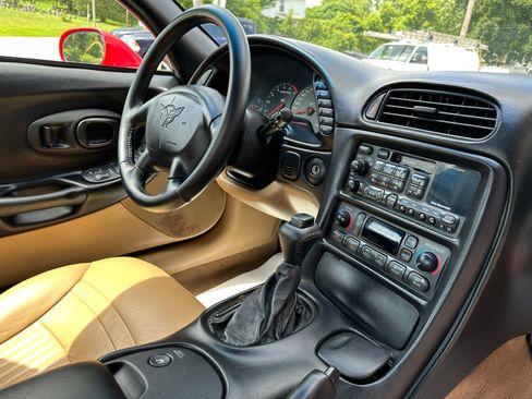Used 1998 Chevrolet Corvette image 13