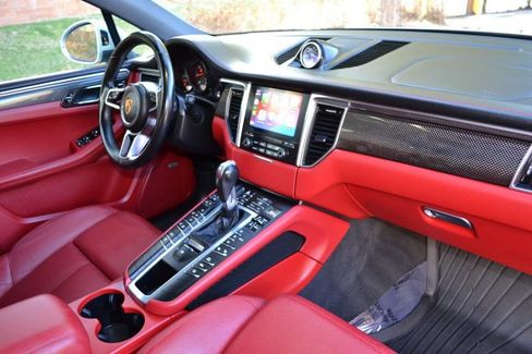 Used 2017 Porsche Macan image 22