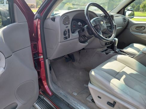 Used 2008 Chevrolet TrailBlazer LT image 2