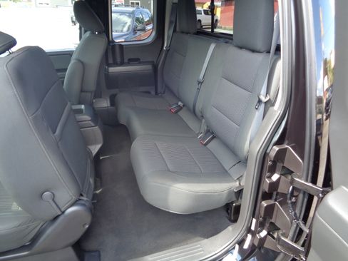 Used 2012 Nissan Titan SV image 27