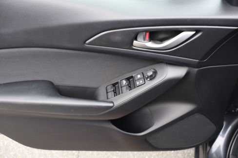 Used 2015 MAZDA MAZDA3 i SV image 17