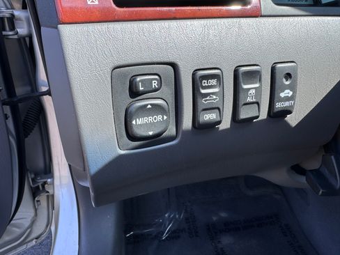 Used 2006 Toyota Solara SLE image 7