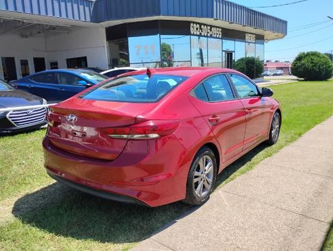 Used 2018 Hyundai Elantra Limited image 5
