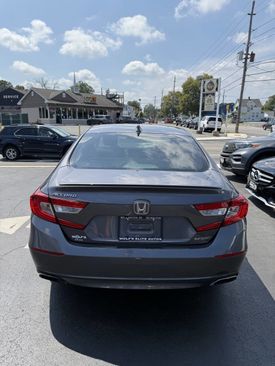 Used 2018 Honda Accord Sport image 7