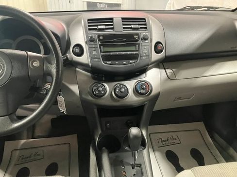 Used 2011 Toyota RAV4 image 16