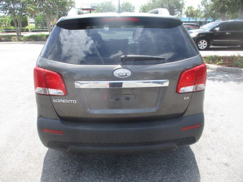 Used 2013 Kia Sorento EX image 8