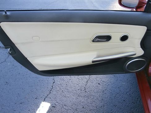 Used 2005 Chrysler Crossfire Limited image 20