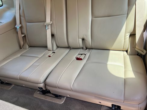 Used 2009 Cadillac Escalade Luxury image 14