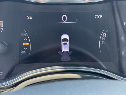 Used 2021 Jeep Grand Cherokee Laredo X image 18