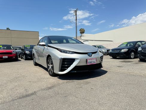 Used 2018 Toyota Mirai image 10