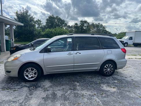 Used 2010 Toyota Sienna image 9