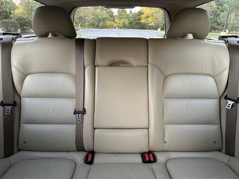 Used 2010 Volvo XC70 3.2 image 57