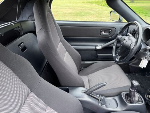 Used 2000 Toyota MR2 Spyder image 17