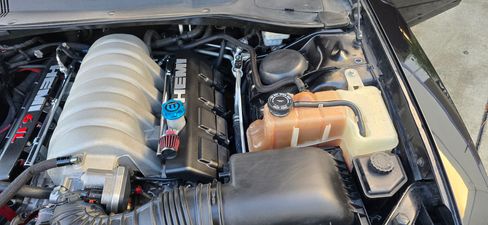 Used 2010 Dodge Charger SRT8 image 38