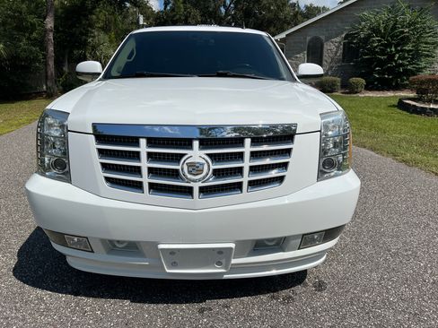 Used 2009 Cadillac Escalade Luxury image 8
