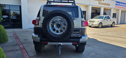 Used 2008 Toyota FJ Cruiser image 11