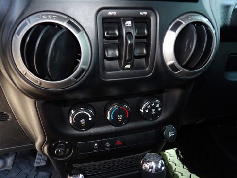 Used 2012 Jeep Wrangler Sport image 10