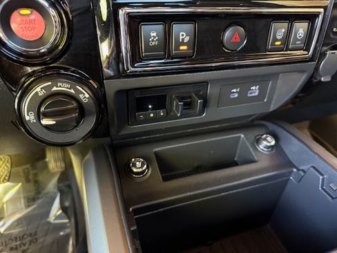 Used 2023 Nissan Titan XD Platinum Reserve image 14