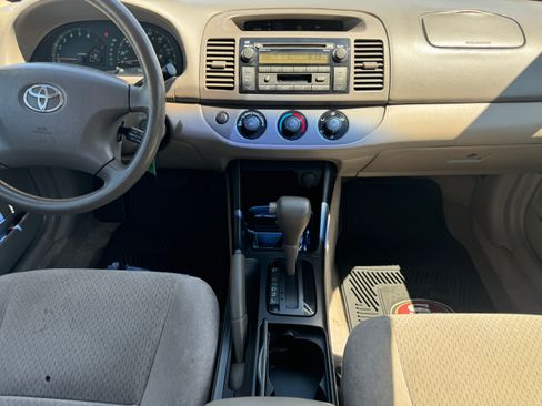 Used 2003 Toyota Camry LE image 19