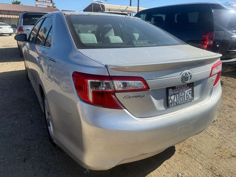 Used 2013 Toyota Camry L image 8