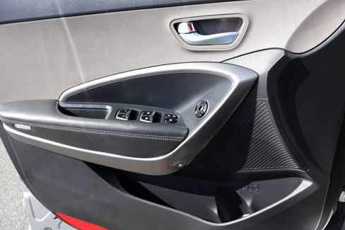 Used 2019 Hyundai Santa Fe XL SE image 21