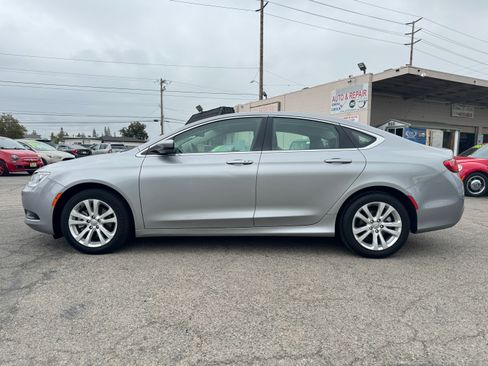 Used 2017 Chrysler 200 Touring image 3