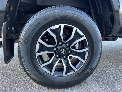 Used 2023 Toyota Tacoma TRD Sport image 9