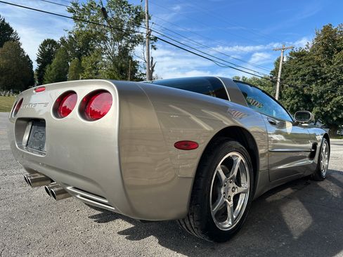 Used 2000 Chevrolet Corvette image 4