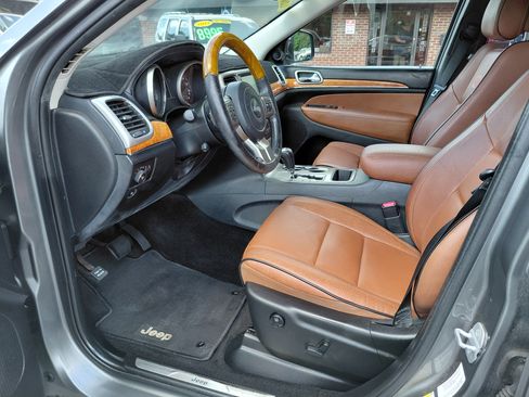 Used 2012 Jeep Grand Cherokee Overland image 2