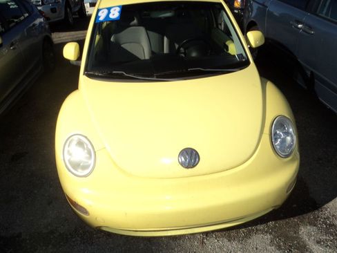 Used 1998 Volkswagen Beetle image 1