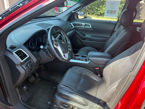 Used 2014 Ford Explorer Sport image 4